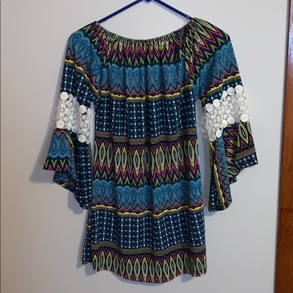 Women’s pinwheel sleeve tunic - Picture 3 of 4
